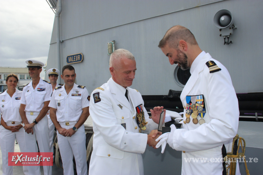 Passation de commandement sur la frégate militaire Nivôse: photos Passation de commandement sur la frégate militaire Nivôse: photos