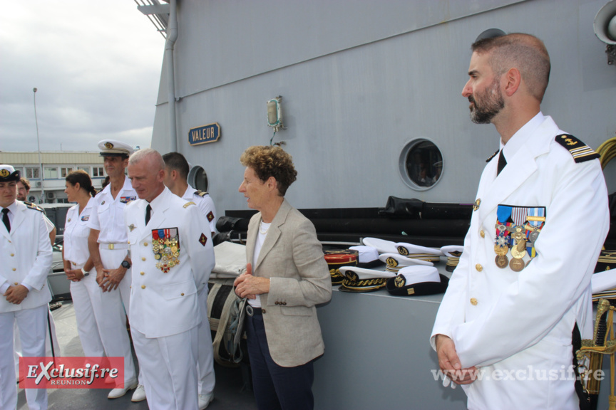 Passation de commandement sur la frégate militaire Nivôse: photos Passation de commandement sur la frégate militaire Nivôse: photos
