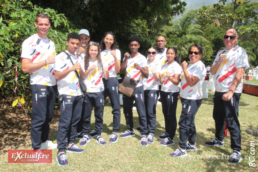 Les taekwondistes prêts au combat Les taekwondistes prêts au combat