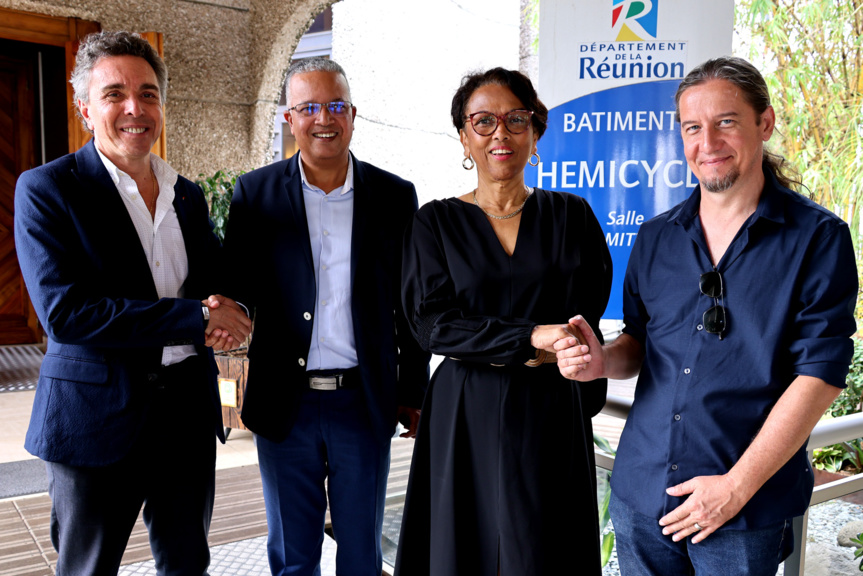 Thierry Boyer, directeur des Théâtres départementaux, Cyrille Melchior, président du Département, Béatrice Sigismeau, vice-présidente du Département, et Teddy Jamois, administrateur de Run Music Thierry Boyer, directeur des Théâtres départementaux, Cyrille Melchior, président du Département, Béatrice Sigismeau, vice-présidente du Département, et Teddy Jamois, administrateur de Run Music