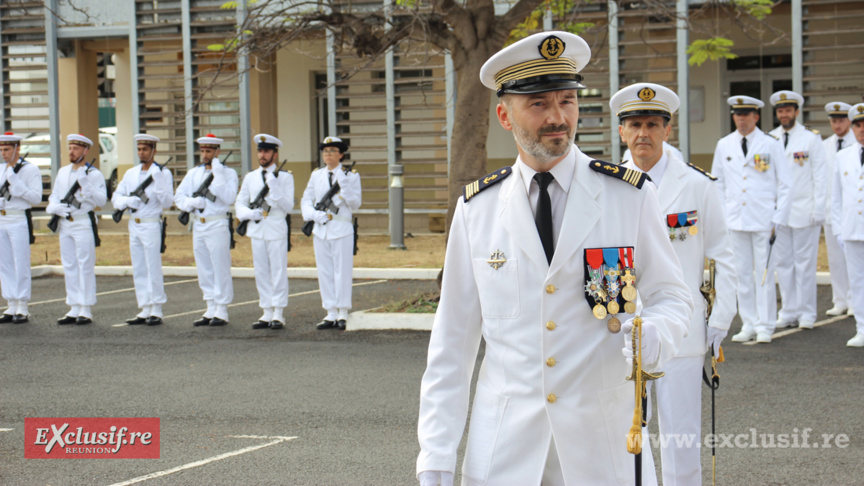Passation de commandement à la Base Navale du Port: photos