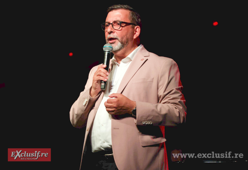 Patrick Lebreton, maire de Saint-Joseph, heureux d'accueillir une telle star dans sa commune Patrick Lebreton, maire de Saint-Joseph, heureux d'accueillir une telle star dans sa commune