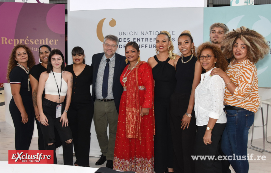 Marie-Pierre Lafosse-Rivière (en rouge), présidente de l'UNEC Réunion avec les participantes Marie-Pierre Lafosse-Rivière (en rouge), présidente de l'UNEC Réunion avec les participantes