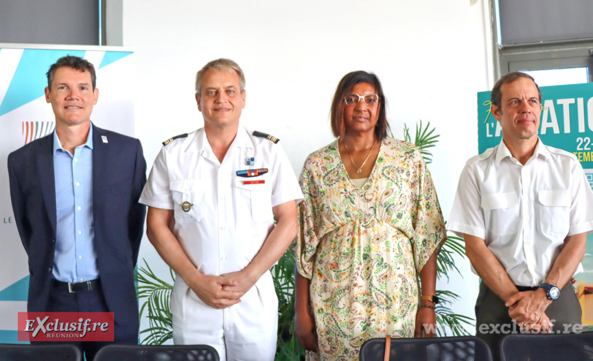 Guillaume Branlat, président du directoire Aéroport Roland Garros, colonel Romain Gaston, commandant de la Base Aérienne, Chimène Bon, directrice de la médiathèque de Sainte-Marie, et Johnny Ethève, président de l'Aéroclub Roland Garros