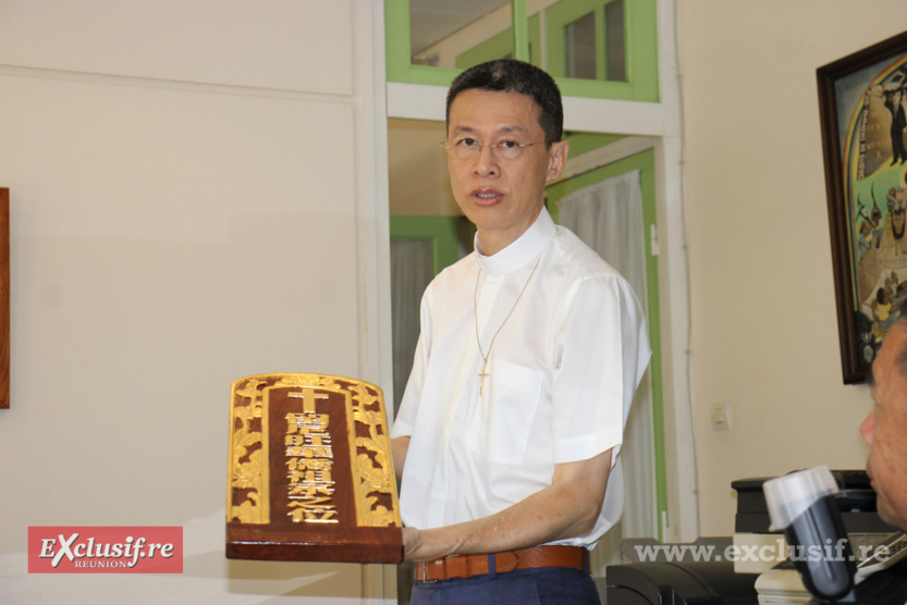 Changement d'évêque à La Réunion ce dimanche: près de 30000 personnes attendues! Changement d'évêque à La Réunion ce dimanche: près de 30000 personnes attendues!