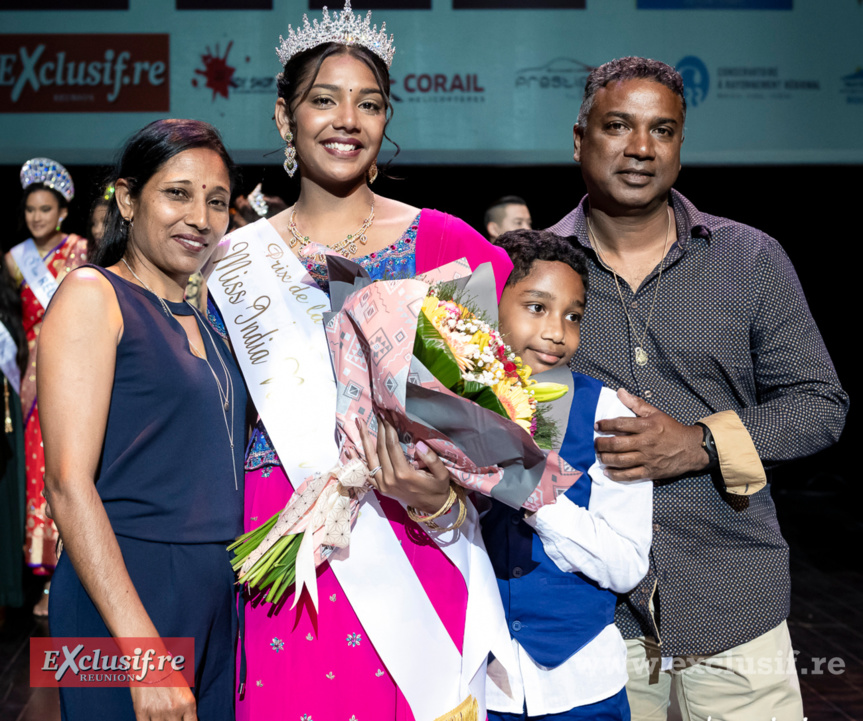 Samira Perianmodely avec sa famille Samira Perianmodely avec sa famille