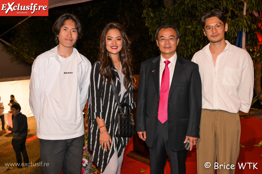 74ème anniversaire de la République Populaire de Chine: photos de la soirée 74ème anniversaire de la République Populaire de Chine: photos de la soirée