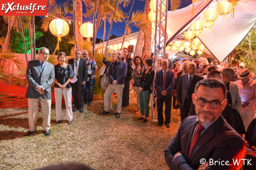 74ème anniversaire de la République Populaire de Chine: photos de la soirée 74ème anniversaire de la République Populaire de Chine: photos de la soirée