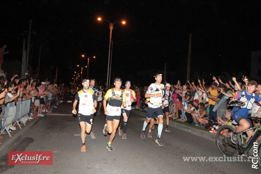 Plus de 20 000 personnes à Saint-Pierre pour le départ du Grand Raid.  François Dhaene et les autres prétendants sont déjà aux avant-postes
