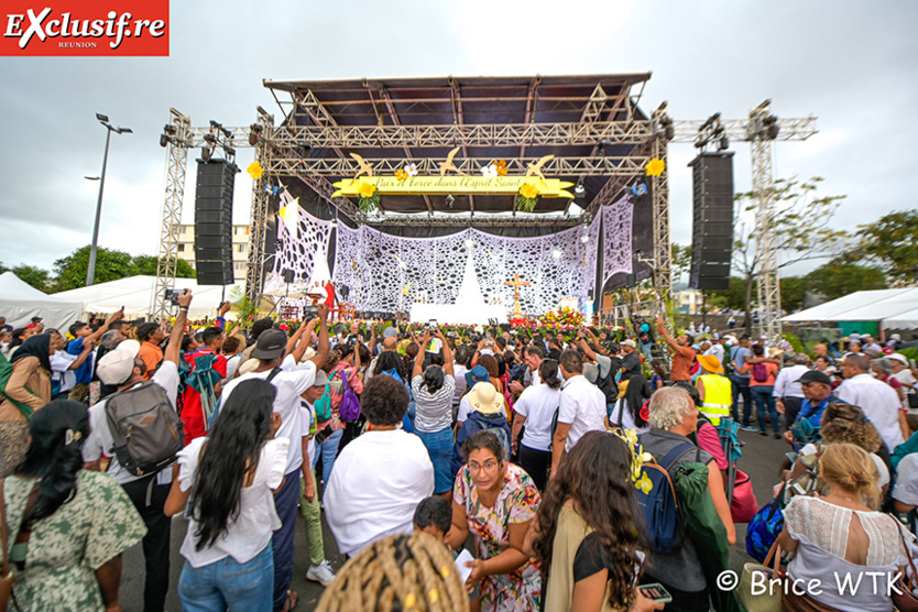 L'ordination de Monseigneur Chane-Teng: l'album photos de la cérémonie L'ordination de Monseigneur Chane-Teng: l'album photos de la cérémonie