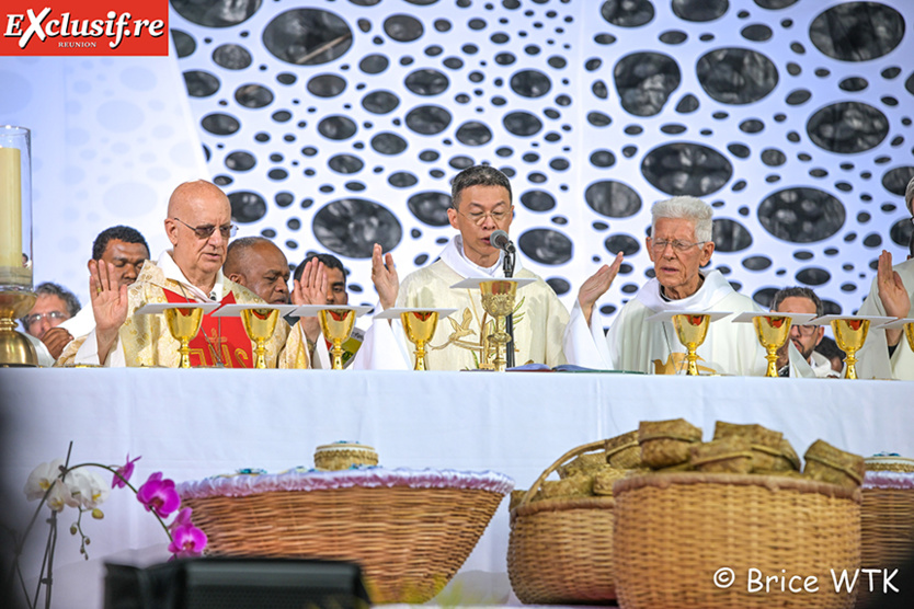 L'ordination de Monseigneur Chane-Teng: l'album photos de la cérémonie L'ordination de Monseigneur Chane-Teng: l'album photos de la cérémonie