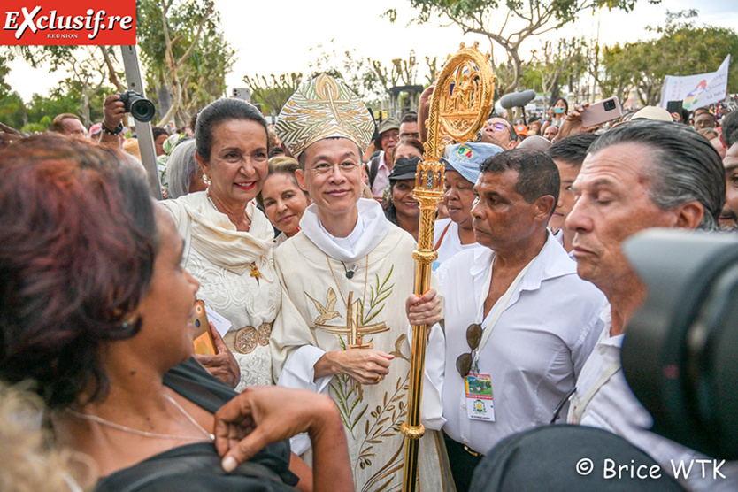 L'ordination de Monseigneur Chane-Teng: l'album photos de la cérémonie L'ordination de Monseigneur Chane-Teng: l'album photos de la cérémonie