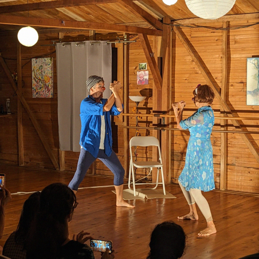 Clowns: duo de Claudia Nottale et Christopher Scarbeck Clowns: duo de Claudia Nottale et Christopher Scarbeck