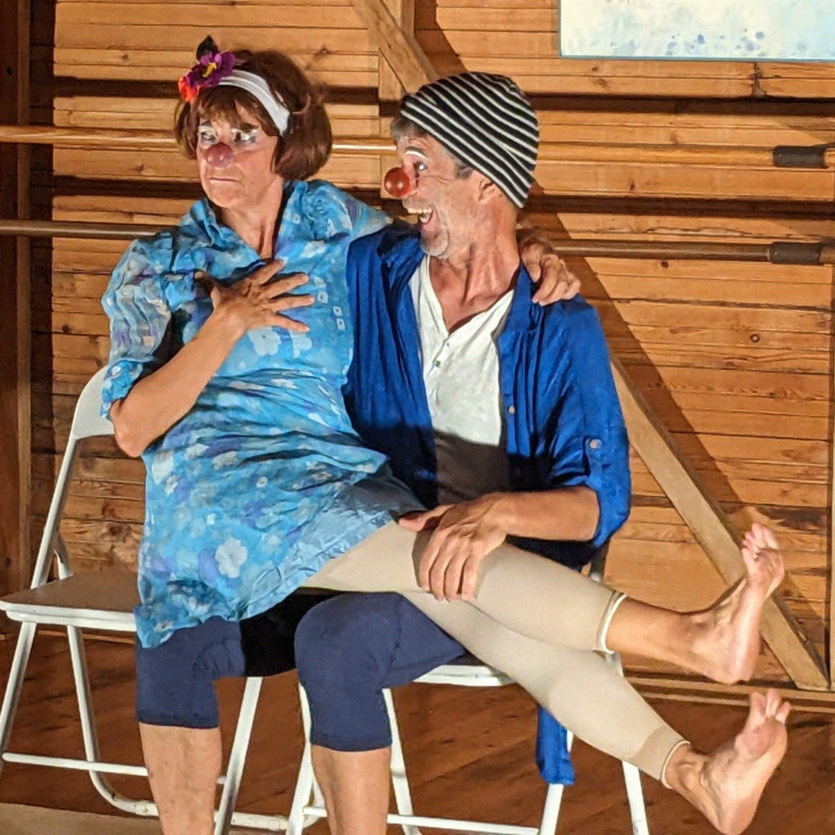 Clowns: duo de Claudia Nottale et Christopher Scarbeck Clowns: duo de Claudia Nottale et Christopher Scarbeck