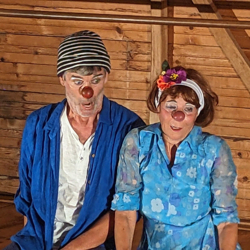 Clowns: duo de Claudia Nottale et Christopher Scarbeck Clowns: duo de Claudia Nottale et Christopher Scarbeck