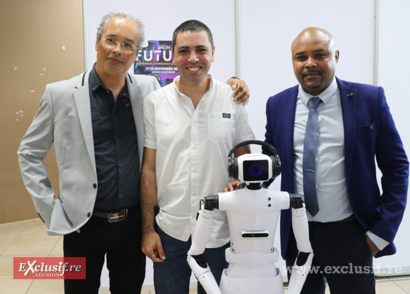 Yannick Picard (au centre), le créateur de Glados Yannick Picard (au centre), le créateur de Glados