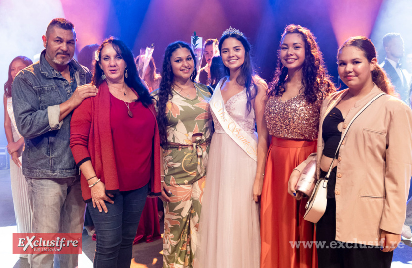 Camille Malet avec sa famille et ses amies Camille Malet avec sa famille et ses amies