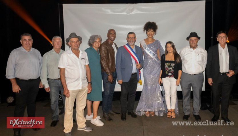 Mélanie Odules, Miss Réunion 2023, avec le maire Patrick Lebreton et les élu.e.s de la commune Mélanie Odules, Miss Réunion 2023, avec le maire Patrick Lebreton et les élu.e.s de la commune