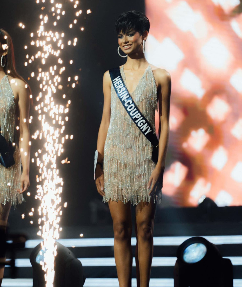 Elle avait d'abord été élue Miss Hersin-Coupigny dans le Nord
