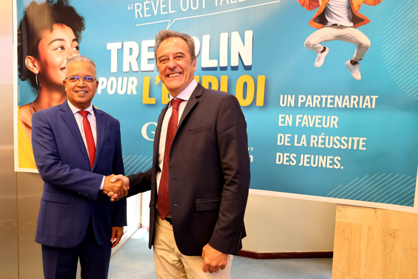 Cyrille Melchior, président du Département, et Michel Lapeyre, directeur général Océan Indien et Afrique de GBH Cyrille Melchior, président du Département, et Michel Lapeyre, directeur général Océan Indien et Afrique de GBH