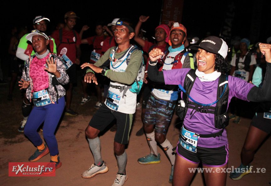 On danse le salegy avant le départ On danse le salegy avant le départ