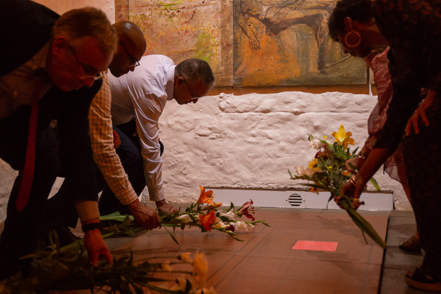 Des fleurs symbolisant la paix... Des fleurs symbolisant la paix...