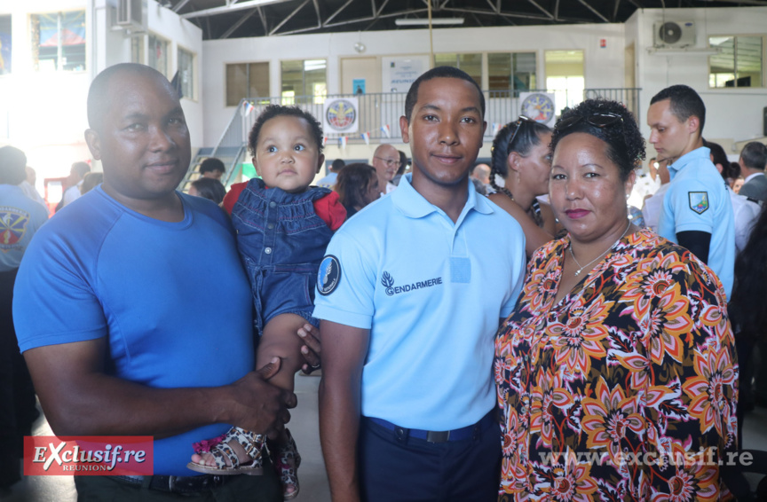 Gendarmerie: cérémonie de fin de stage et remise des diplômes aux cadets Gendarmerie: cérémonie de fin de stage et remise des diplômes aux cadets