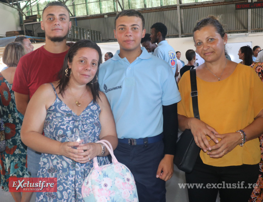 Gendarmerie: cérémonie de fin de stage et remise des diplômes aux cadets Gendarmerie: cérémonie de fin de stage et remise des diplômes aux cadets