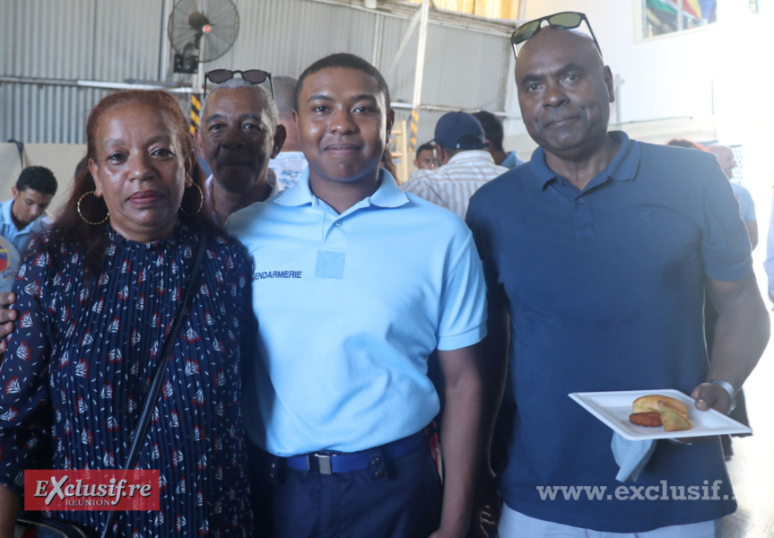 Gendarmerie: cérémonie de fin de stage et remise des diplômes aux cadets Gendarmerie: cérémonie de fin de stage et remise des diplômes aux cadets