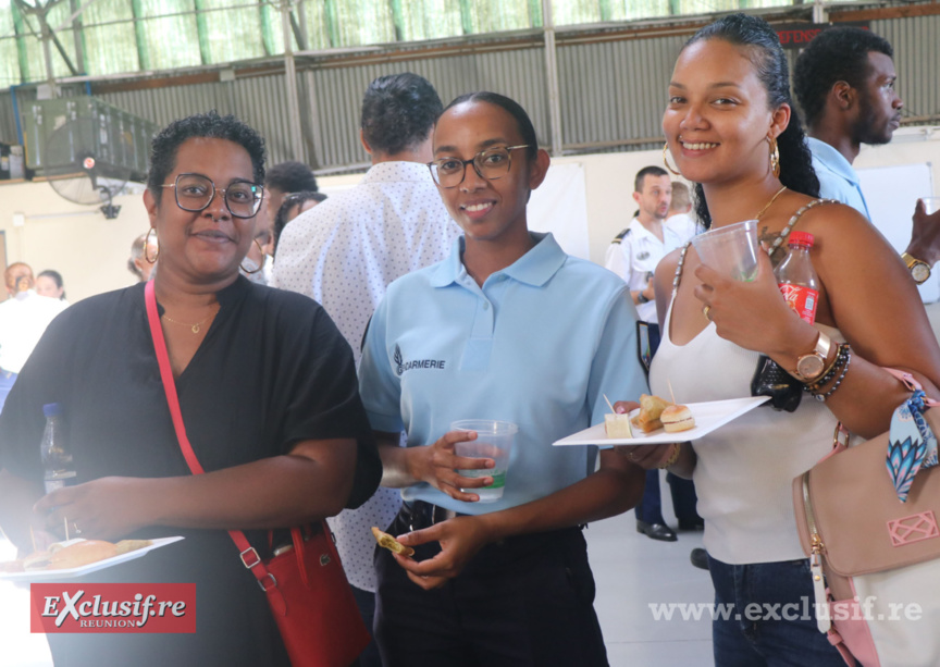 Gendarmerie: cérémonie de fin de stage et remise des diplômes aux cadets Gendarmerie: cérémonie de fin de stage et remise des diplômes aux cadets