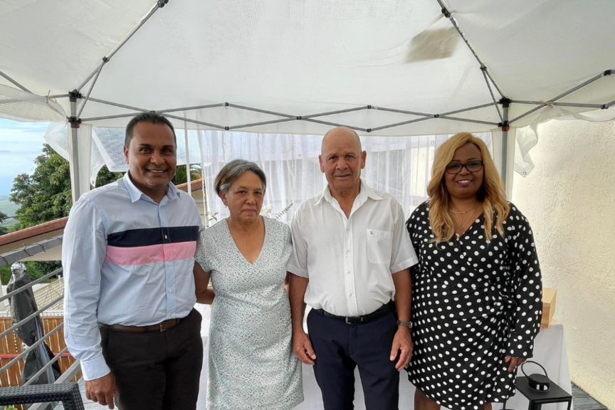 Françoise et Luçay Gasp avec le maire et son adjointe Françoise et Luçay Gasp avec le maire et son adjointe