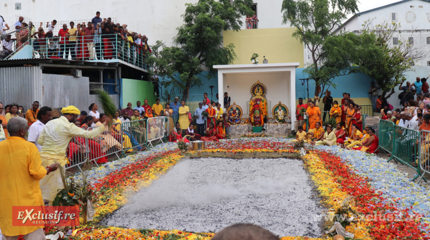 Marche sur le feu au temple du Chaudron: toutes les photos