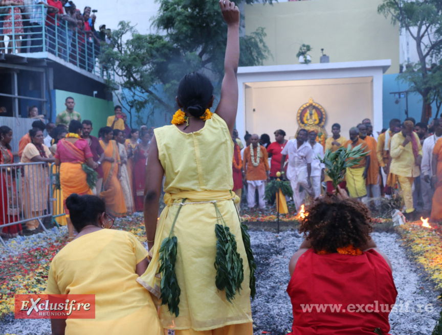 Marche sur le feu au temple du Chaudron: toutes les photos