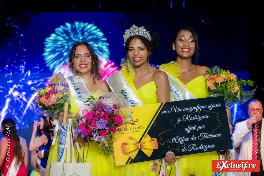 Cécilia Técher, 2ème dauphine, Hérine Lafable, Miss Plaine des Cafres 2023, et Amandine Lauret, 1ère dauphine