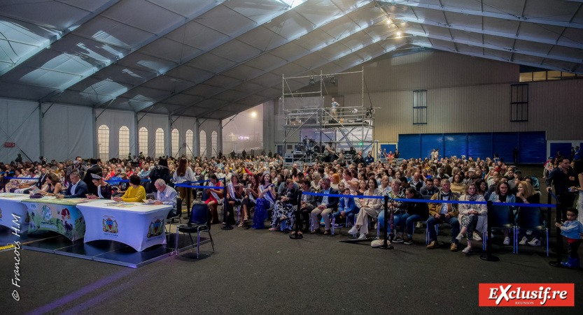 Près de 3 000 personnes étaient présentes sous le chapiteau pour cette soirée