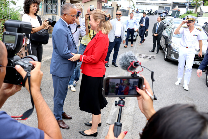 Yaël Braun-Pivet accueilli par Cyrille Melchior Yaël Braun-Pivet accueilli par Cyrille Melchior