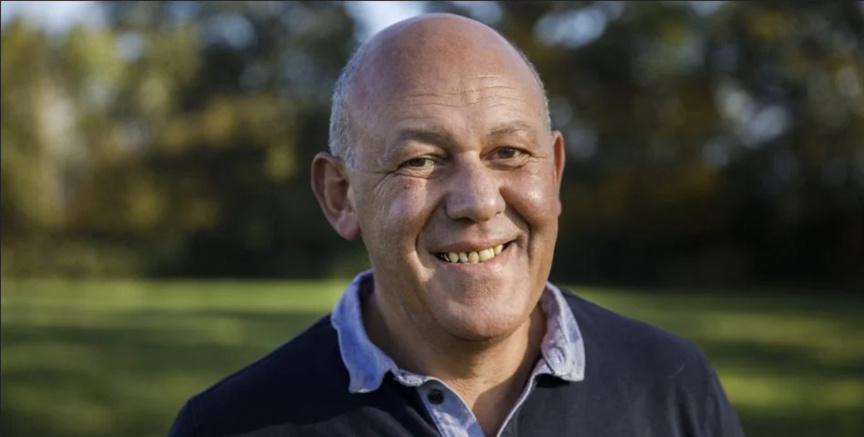 Renaud, 52 ans, éleveur de vollailes, vaches allaitantes et moutons, agriculteur Renaud, 52 ans, éleveur de vollailes, vaches allaitantes et moutons, agriculteur