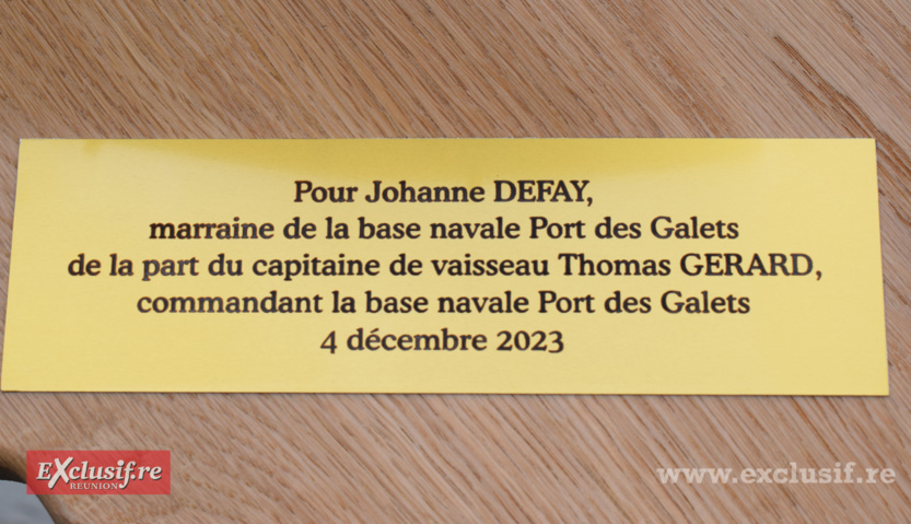 Johanne Defay, championne de surf et militaire, marraine de la Base navale de La Réunion.