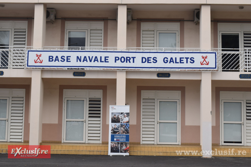 Johanne Defay, championne de surf et militaire, marraine de la Base navale de La Réunion.