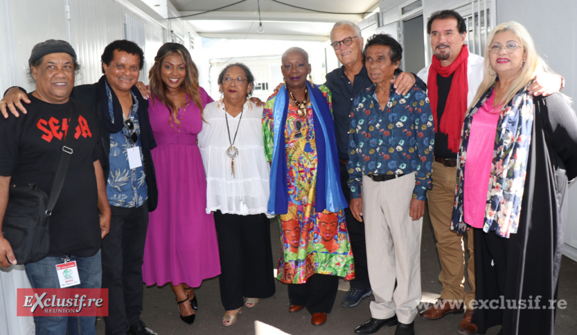 Après l'élection Miss Mamie, il y a eu un spectacle avec des chanteurs lontan avec Tapok: Gaby Laï Kun, Pierrette Payet, Henri-Claude et Marie-Armande Moutou, Micheline Picot, Jean-Alain Hoareau, Jean-Pierre Boyer, Corneille Domitile, ici en coulisses