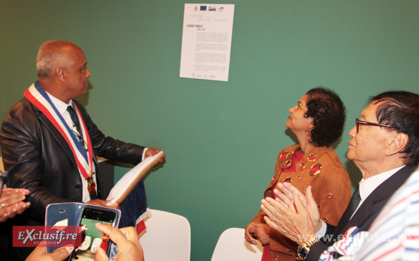 Une plaque au nom de Thierry Robert Une plaque au nom de Thierry Robert