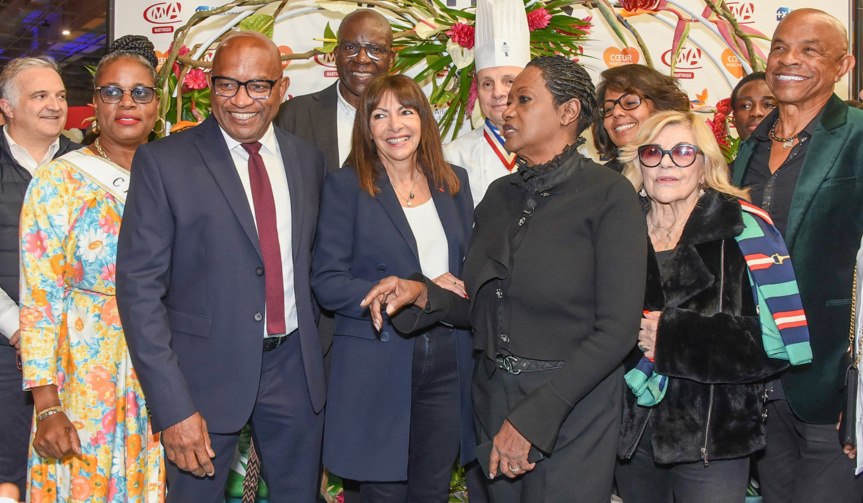 Le directeur du CMA de Martinique, Henri Salomon, Jacques Martial, adjoint DOM-TOM Mairie de Paris, Anne Hidalgo, maire de Paris, Eric Briffard, Babette de Rozières, Audrey Pulvar, Nicoletta et Franky Vincent