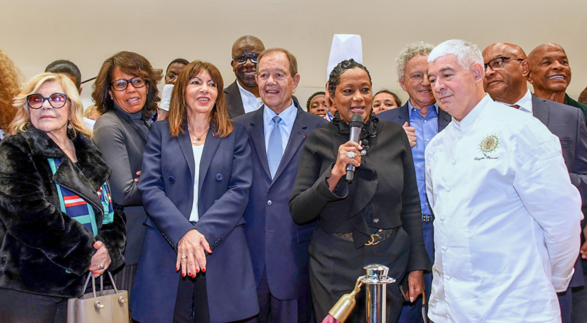 Nicoletta, Audrey Pulvar, Patrick Ollier, Anne Hidalgo, Babette de Rozières, Nelson Monfort (un peu caché), et le chef des cuisiniers de l'Elysée, Pascal Dayou