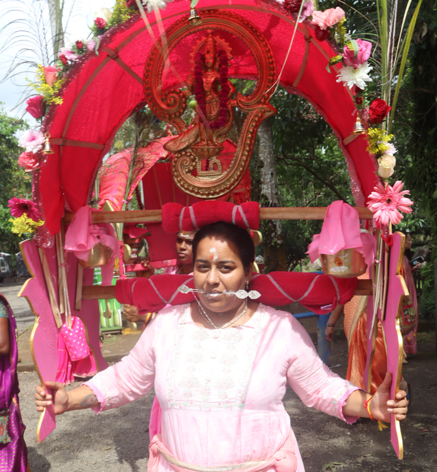 Cavadee à Saint-André, une cérémonie impressionnante!