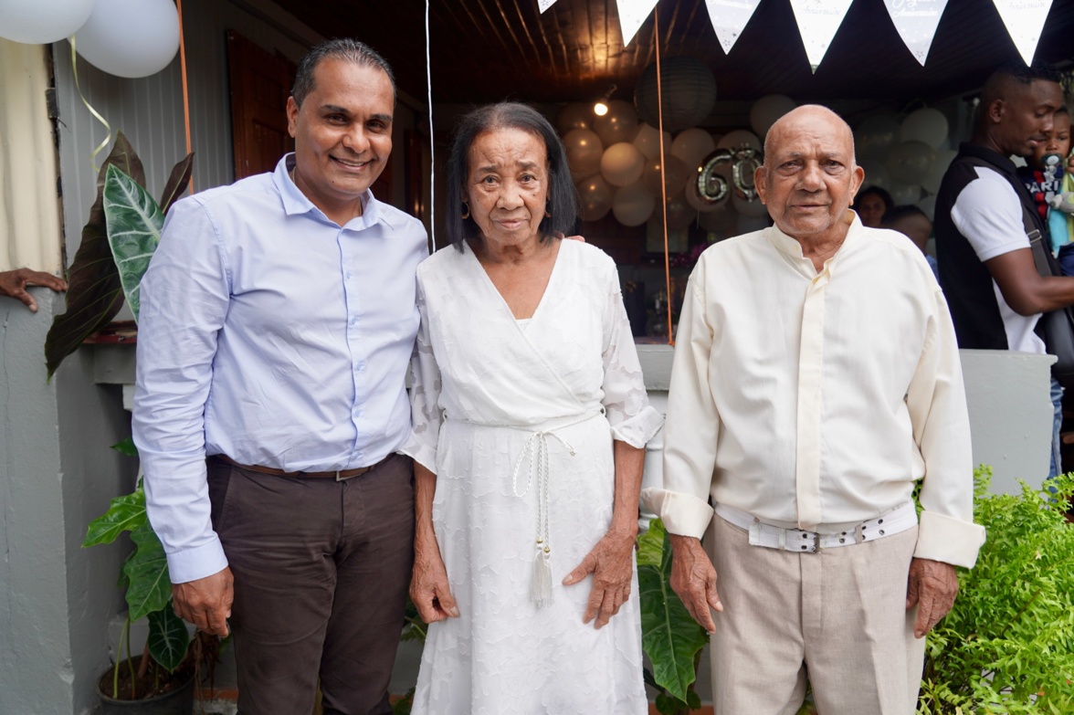 Bruno Domen avec Marie-Thérèse et Georges Mahalatchimy