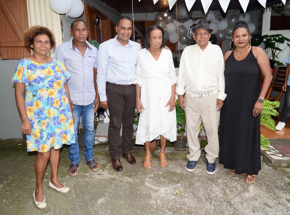 60 ans de mariage, il faut les faire, ils l'ont fait!