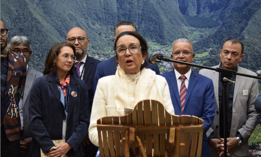 La présidente de la Région Huguette Bello