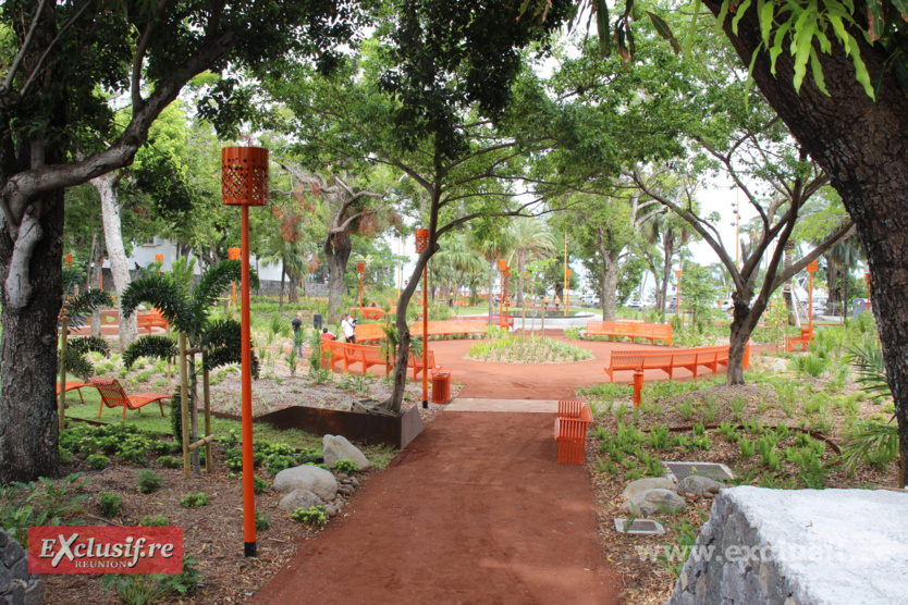 Ne l'appelez plus Square Labourdonnais: le nouveau "square du Barachois" ouvert Ne l'appelez plus Square Labourdonnais: le nouveau "square du Barachois" ouvert