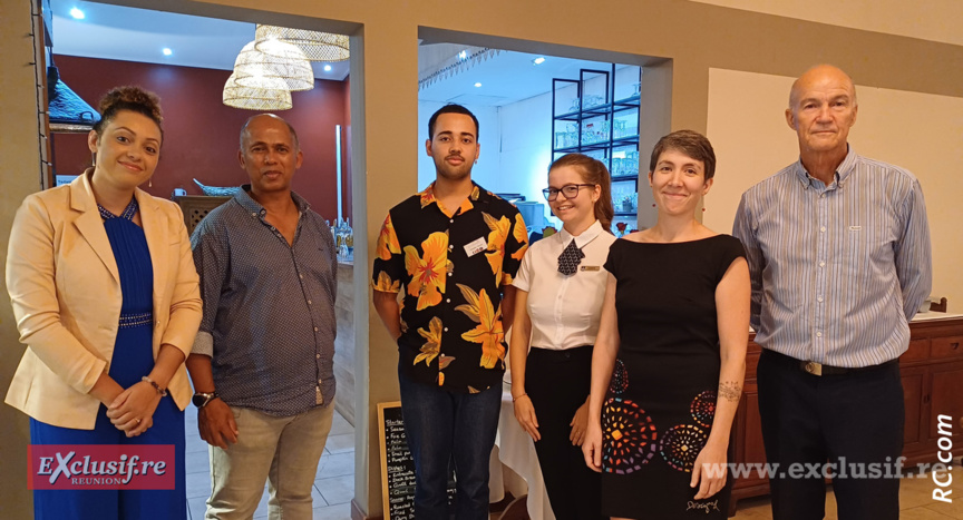 L'équipe des Géraniums: Cindy Fontaine, responsable de réception, Wilfrid Mainfroi, directeur d’Exploitation, Alexandre Picard, serveur, Emma Falaise, étudiante Vatel, Camille Aubert, réceptionniste, Henri Vergoz, le propriétaire L'équipe des Géraniums: Cindy Fontaine, responsable de réception, Wilfrid Mainfroi, directeur d’Exploitation, Alexandre Picard, serveur, Emma Falaise, étudiante Vatel, Camille Aubert, réceptionniste, Henri Vergoz, le propriétaire