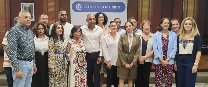 Les présidents des 3 chambres consulaires et leurs élus avec les sénatrices et député.e.s présents